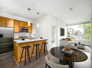 5325 West Blvd #310, Vancouver, BC V6M 3W4
