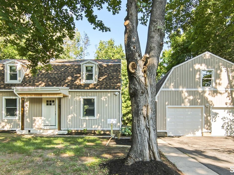 1st image of 16 Deepwood Drive