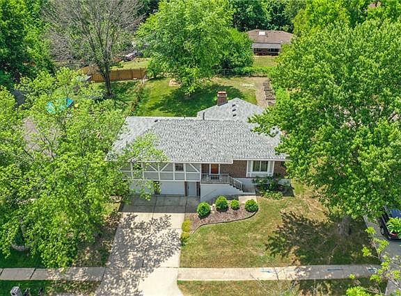 4th image of 2416 Viking Dr