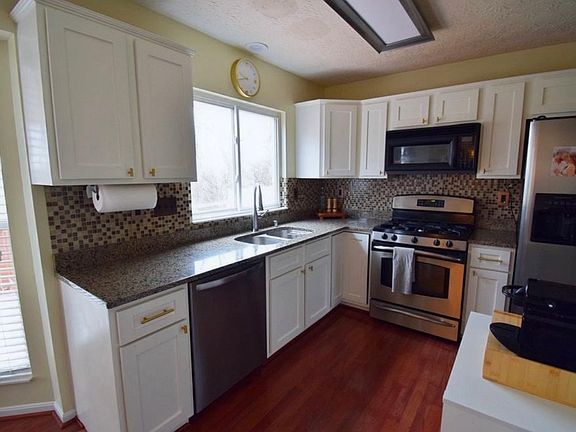 5th image of 636 Grandview Ave