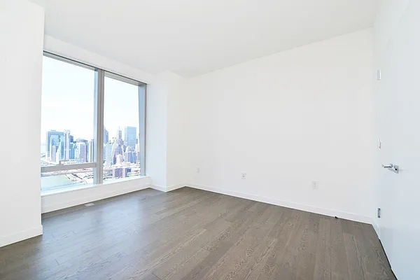 Rented by Gulia Wang, LREB | media 54