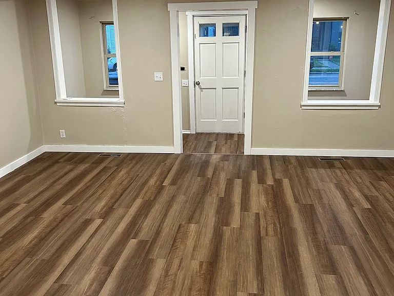 107 E Broadway St #109 — Photo 2