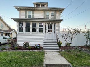 5 Ellington Rd, Quincy, MA 02170