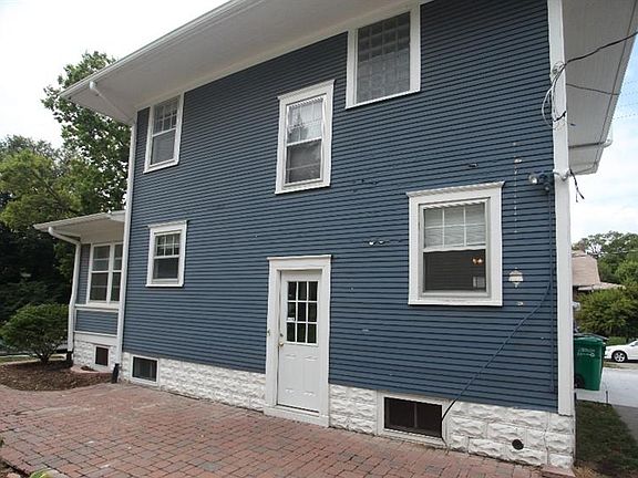 4th image of 2200 Sewell St