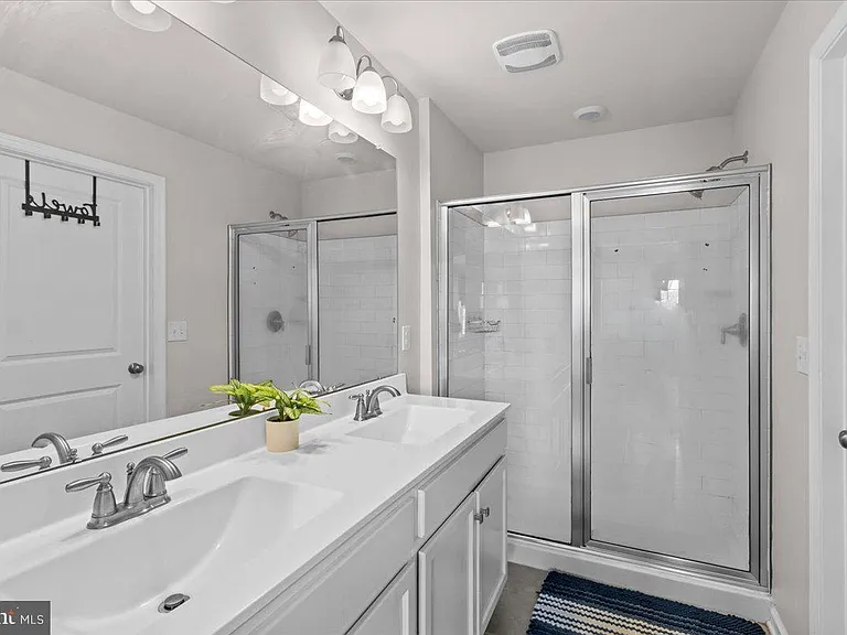 15 Morley Blvd — Photo 31