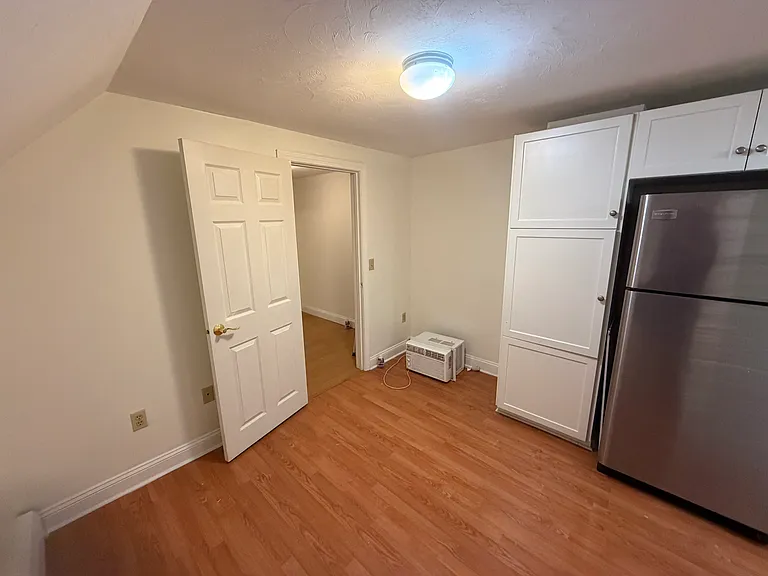 15-17 Chestnut St #1 — Photo 6