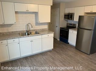 5332 N Division St, Davenport, IA 52806