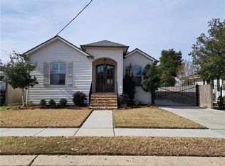 520 E William David Pkwy, Metairie, LA 70005