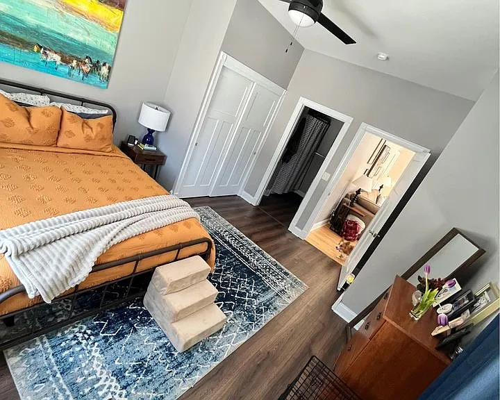 2102 N Cambridge Ave #2102 — Photo 8