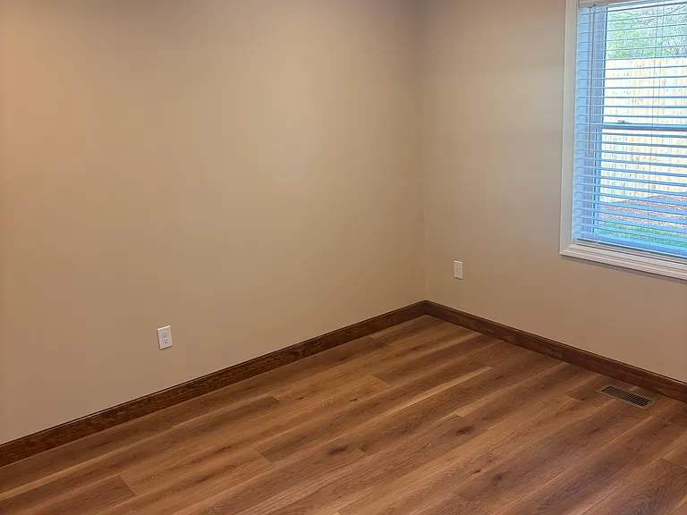 3903 Fairlawn Ct — Photo 9