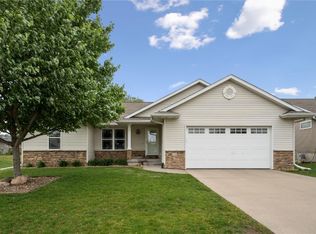 4708 Pueblo St SW, Cedar Rapids, IA 52404