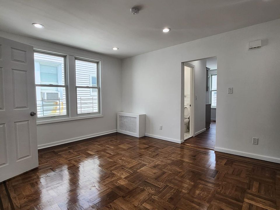 1st image of 2853 Randall Ave Floor 2