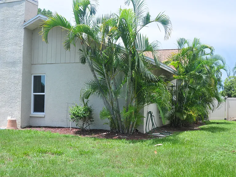 8636 Chadwick Dr — Photo 15