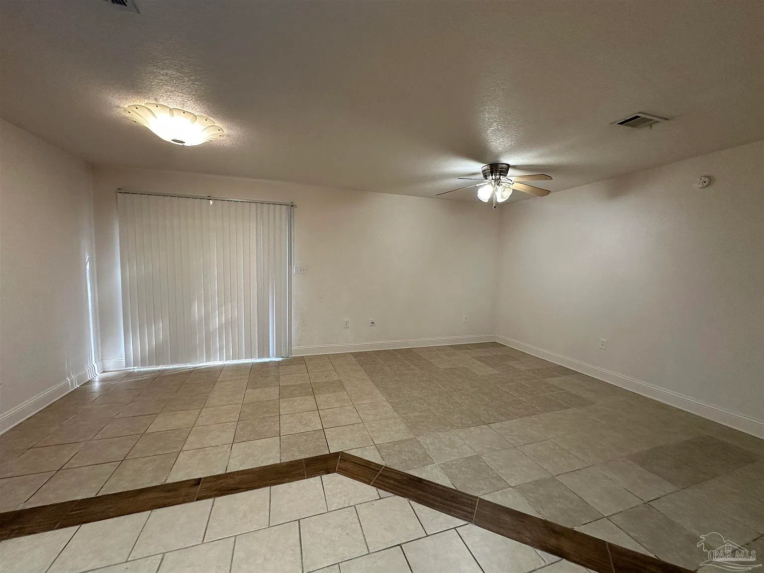 2 bed, 2.5 bath, 1260 sqft, $1,495 — Photo 3