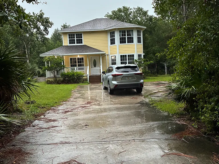 Buist Ave — Photo 1