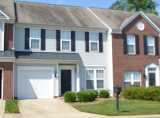 7904 Mariners Pointe Cir, Denver, NC 28037