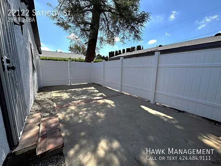 22122 Saticoy St — Photo 16