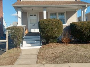 198 Beverly Rd, Hempstead, NY 11550