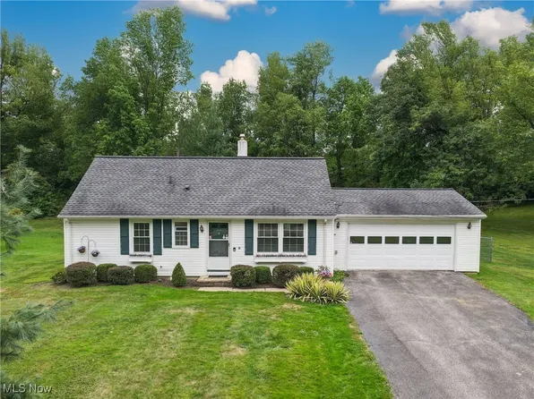 5566 Valley Ln, Solon, OH 44139