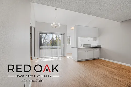 8614 Woodley Ave Photo 1