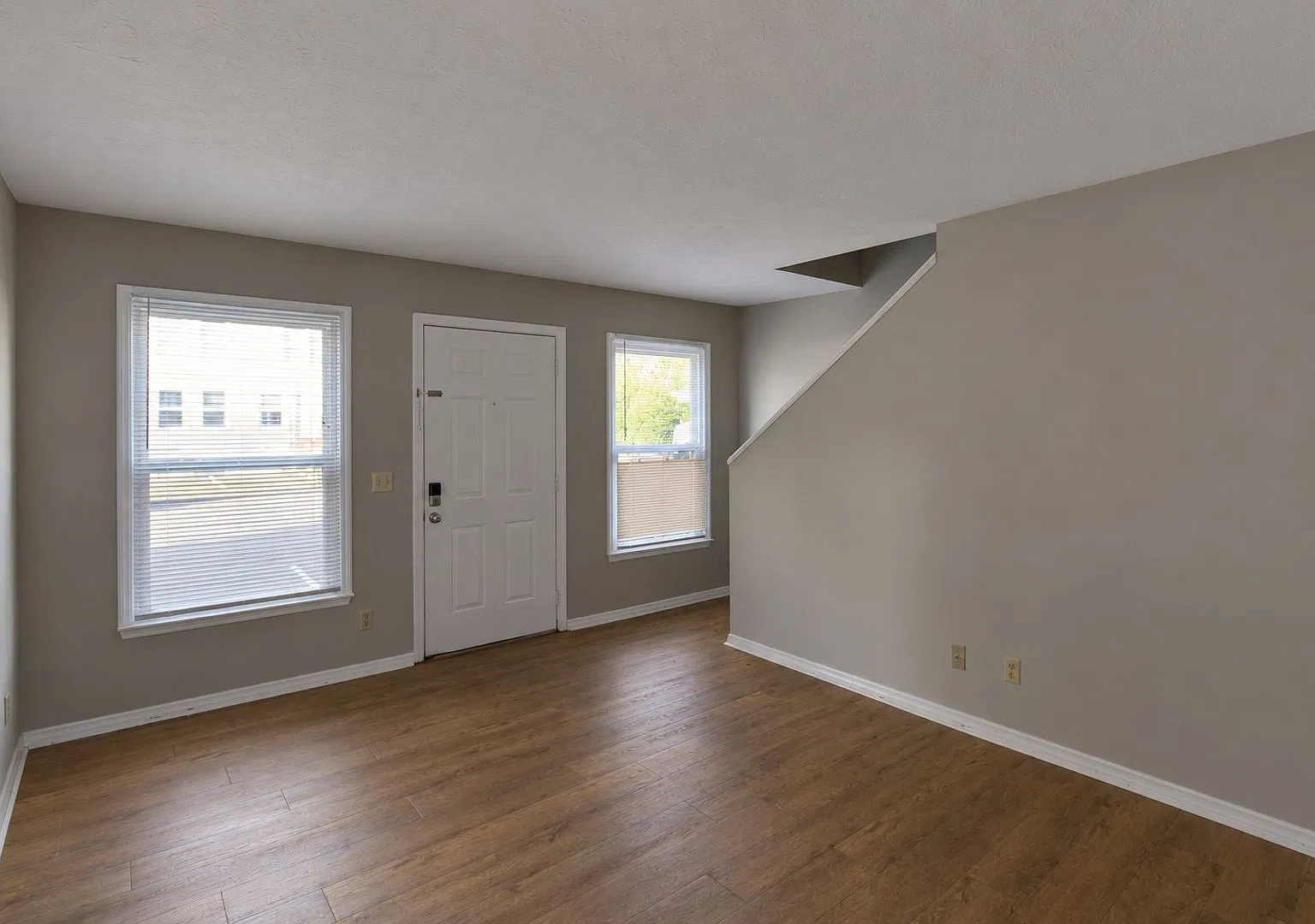 1000 Brown Ave — Photo 2