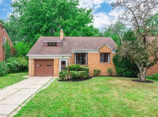 450 Parkside Dr, Bay Village, OH