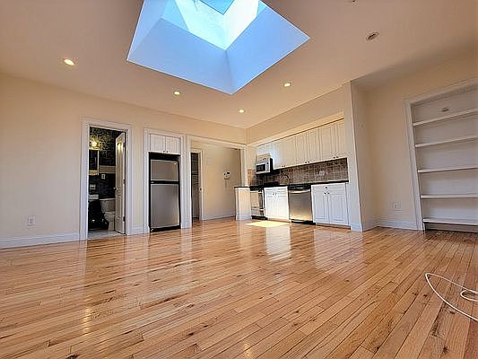 1st image of 881 10th Ave APT 5g