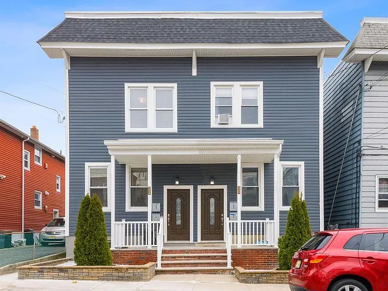 92 Windsor St — Photo 1
