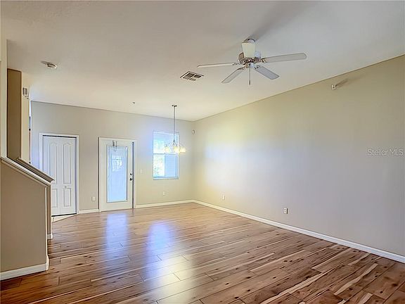 4th image of 1166 Priory Cir
