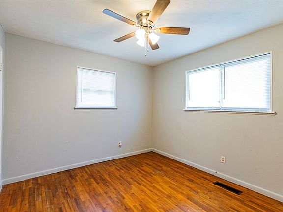 5th image of 1211 Young St
