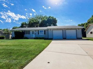 2603 Ella Ln, Yankton, SD 57078