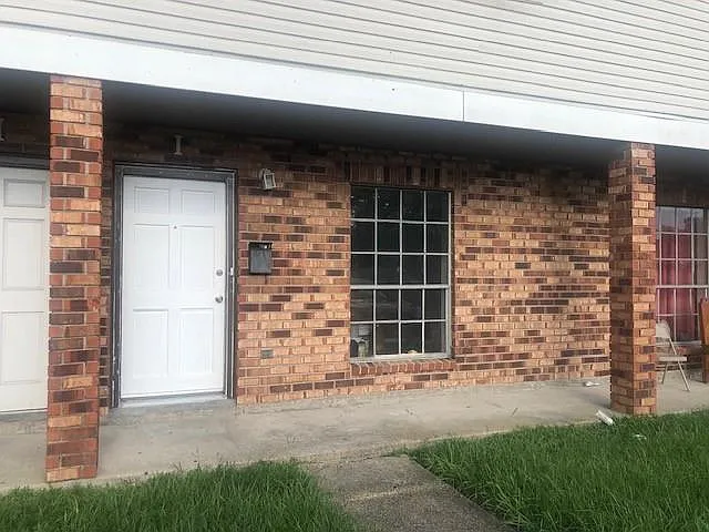 124 Friedrichs Rd #I — Photo 2