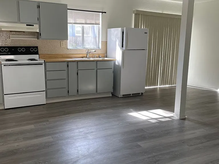 543 S Ivy St — Photo 1
