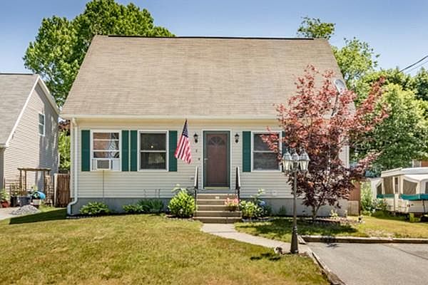 8 Buttonwood Ln, Acushnet, MA 02743 | Zillow