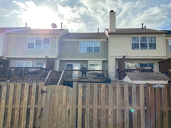 2nd image of 512 Ginger Sq NE