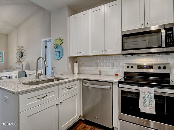 3rd image of 204 Fullford Ln Unit 201
