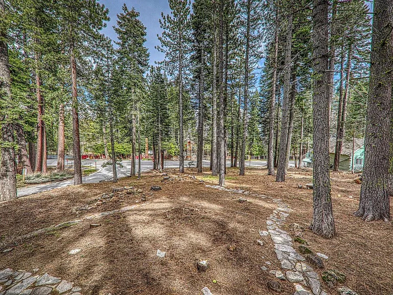 2555 Finch Ln — Photo 28