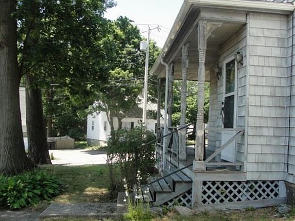 4th image of 101 California Ave