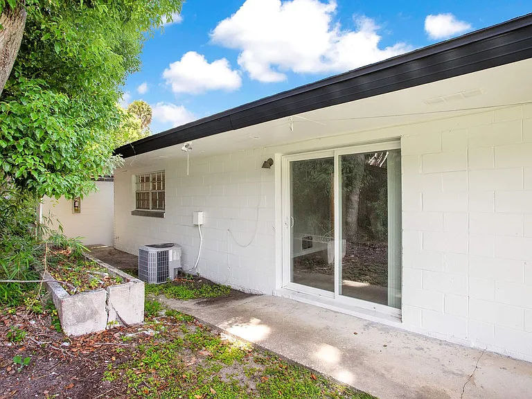 815 E Fort King St — Photo 48