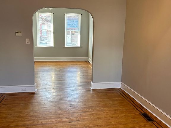 5th image of 2515 E Monmouth St