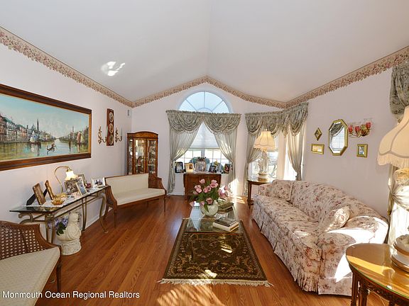 4th image of 3164 Woodspring Ln