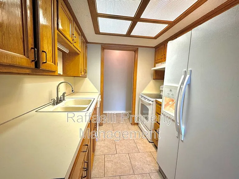 315 Brookwood Dr — Photo 5