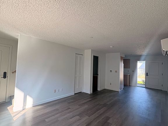4th image of 3228 SE 136th Ave #44
