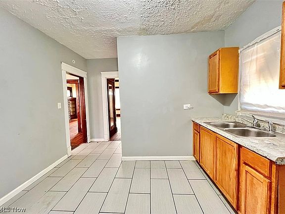 5th image of 12717 Irvington Ave