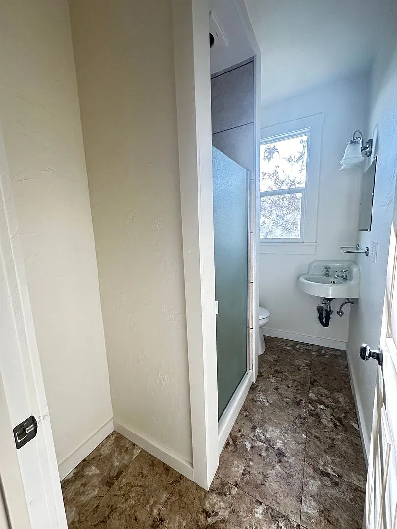 319 B St — Photo 3