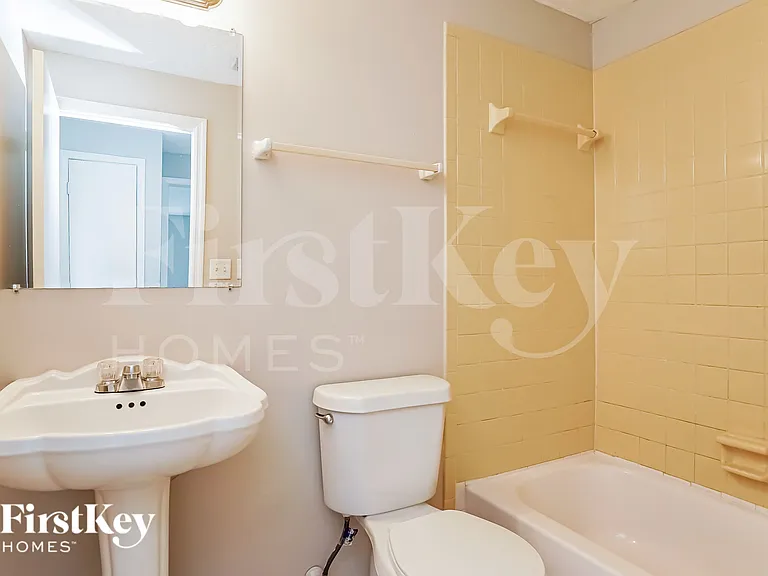 1428 SE 30th Ter — Photo 13