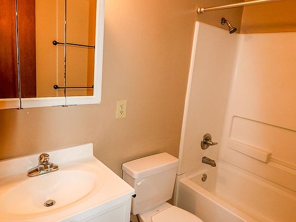 5th image of 350 N 16th St APT 11
