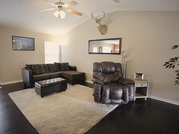 2nd image of 1001 Bluecreek Cir