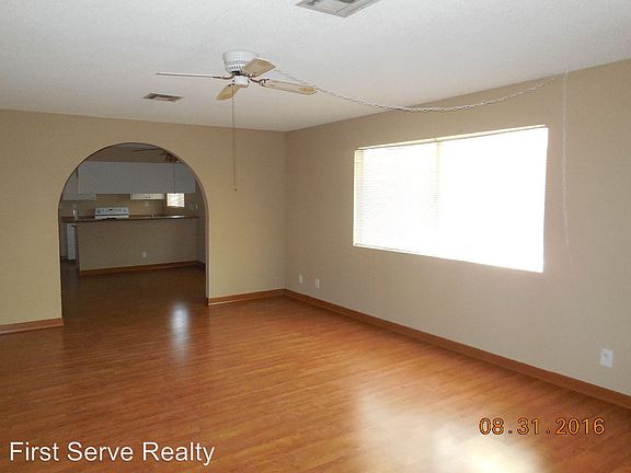 3rd image of 427 S Tonopah Dr
