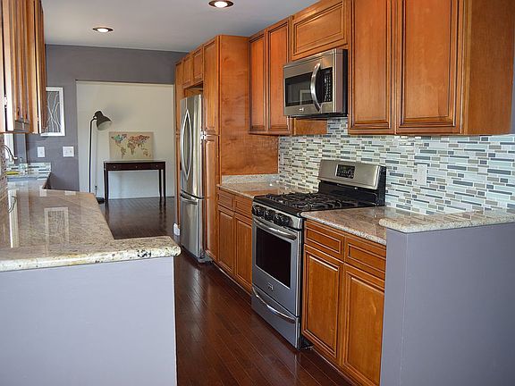 4th image of 177 Rivergate Dr
